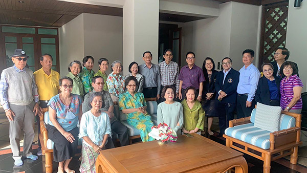 พิธีอวยพรวันคล้ายวันเกิดและแสดงมุทิตาจิตแก่คุณหญิงลักขณา แสงสนิท อดีตผู้อำนวยการโรงเรียนบดินทรเดชา(สิงห์ สิงหเสนี) ครบ 88 ปี โดยผู้บริหารและตัวแทนจากโรงเรียนในเครือบดินทรเดชาและมูลนิธิต่างๆ