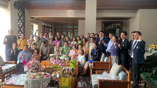 พิธี อวยพรวันคล้ายวันเกิดแด่ คุณหญิงลักขณา แสงสนิท อดีตผู้อำนวยการโรงเรียนบดินทรเดชา(สิงห์ สิงหเสนี) ครบ 88 ปี โดยผู้บริหารและตัวแทนจากโรงเรียนในเครือบดินทรเดชาและมูลนิธิต่างๆ