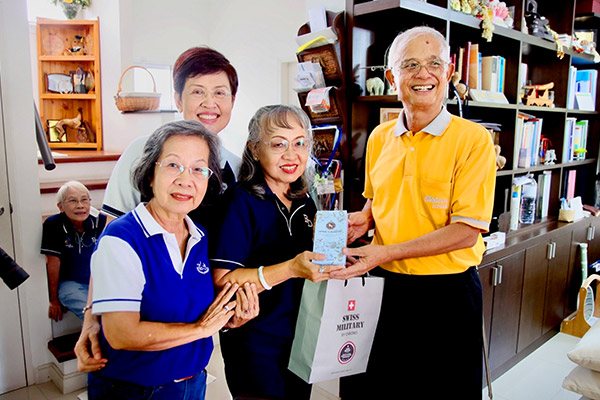 teacher-visit-270967.12