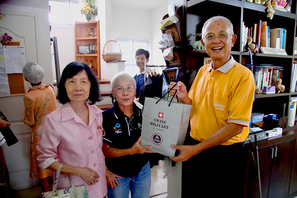 teacher-visit-270967.13