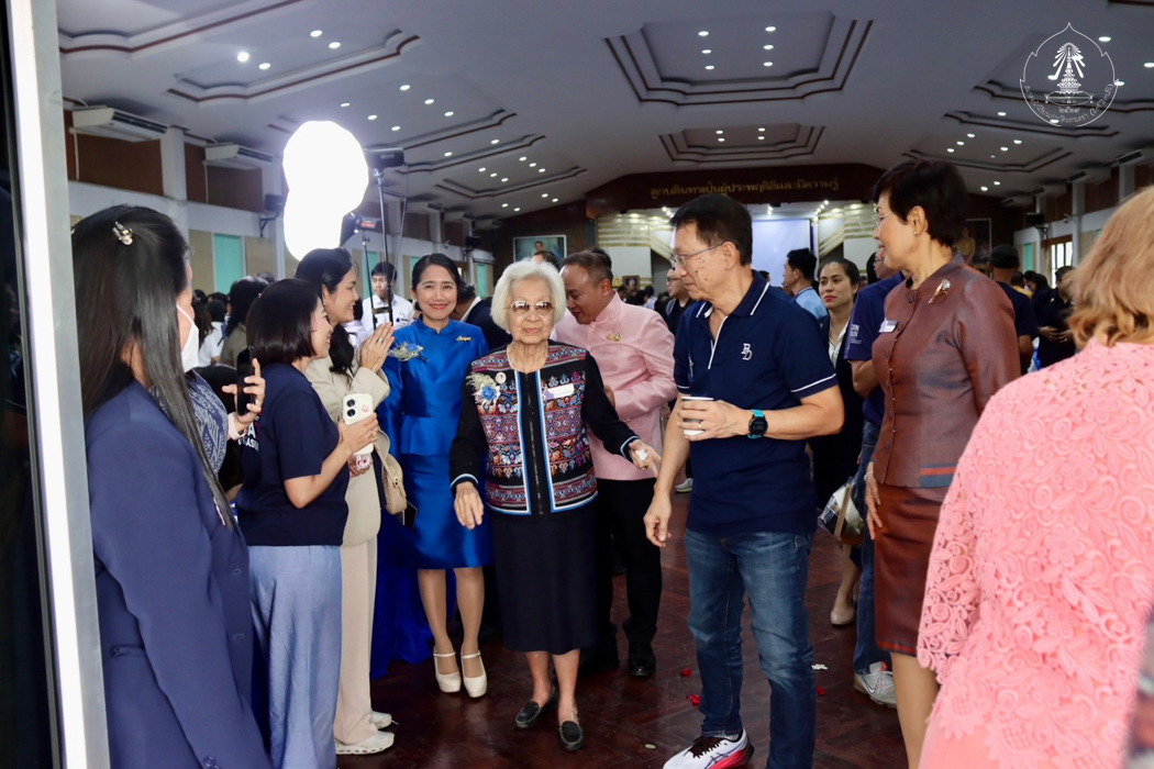 bd.teacherday.2568.4-208