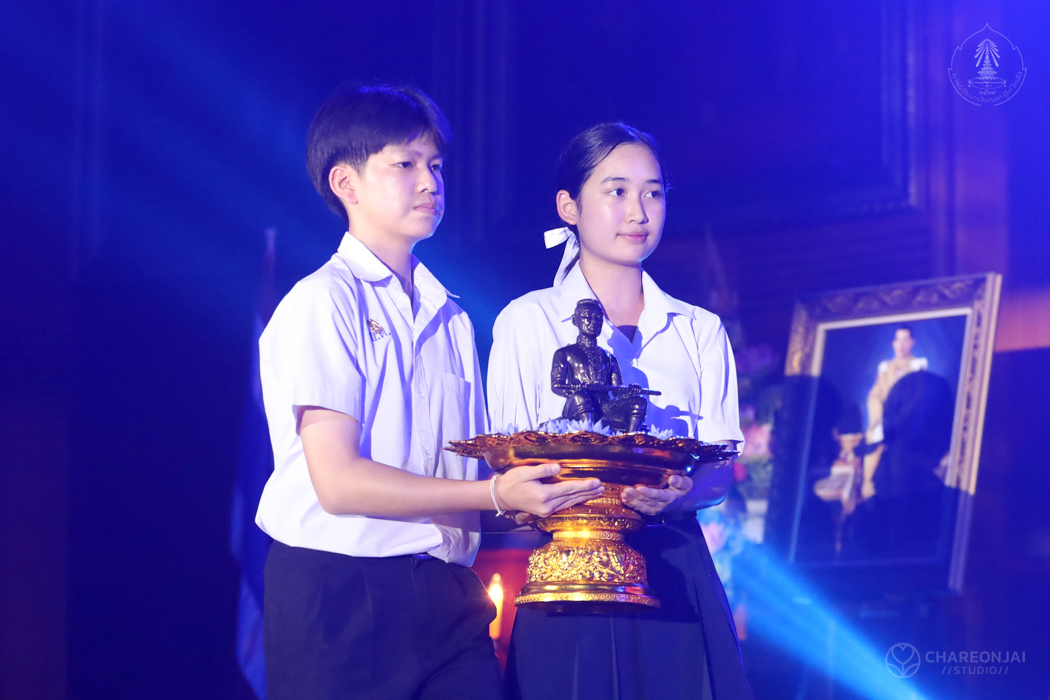 ประธานคณะกรรมการสภานักเรียน โรงเรียนบดินทรเดชา (สิงห์ สิงหเสนี) : นางสาวโสภิตนภา ชุมวรฐายี (ฟ้า)