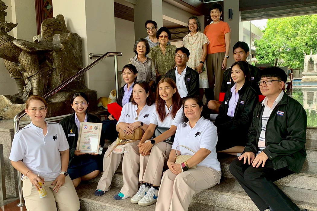 วงโยธวาทิตบดินทรเดชา เข้ากราบคารวะคุณหญิงลักขณา แสงสนิท และมอบรางวัลแห่งความภาคภูมิใจ